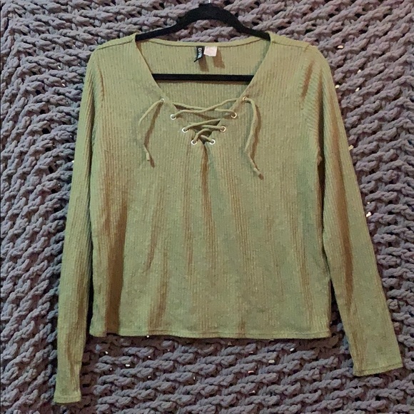 Sweaters - Army Green Lace Up Sweater 💚